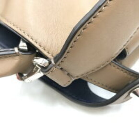 Fendi Essentially Leather Handbag Shoulder Bag - Picture 10 of 10